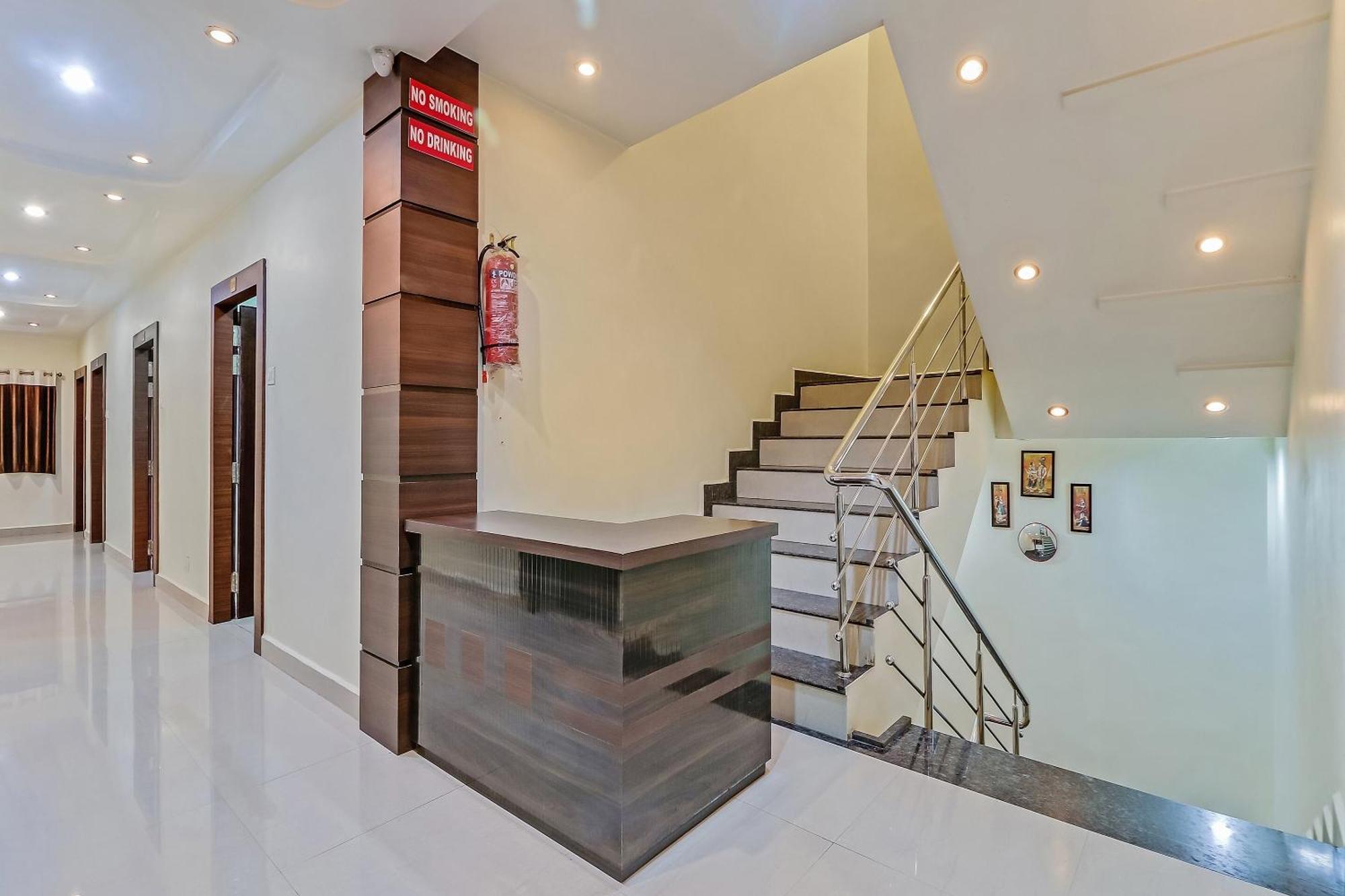 Super Hotel O Royal Raj Nandgaon ภายนอก รูปภาพ
